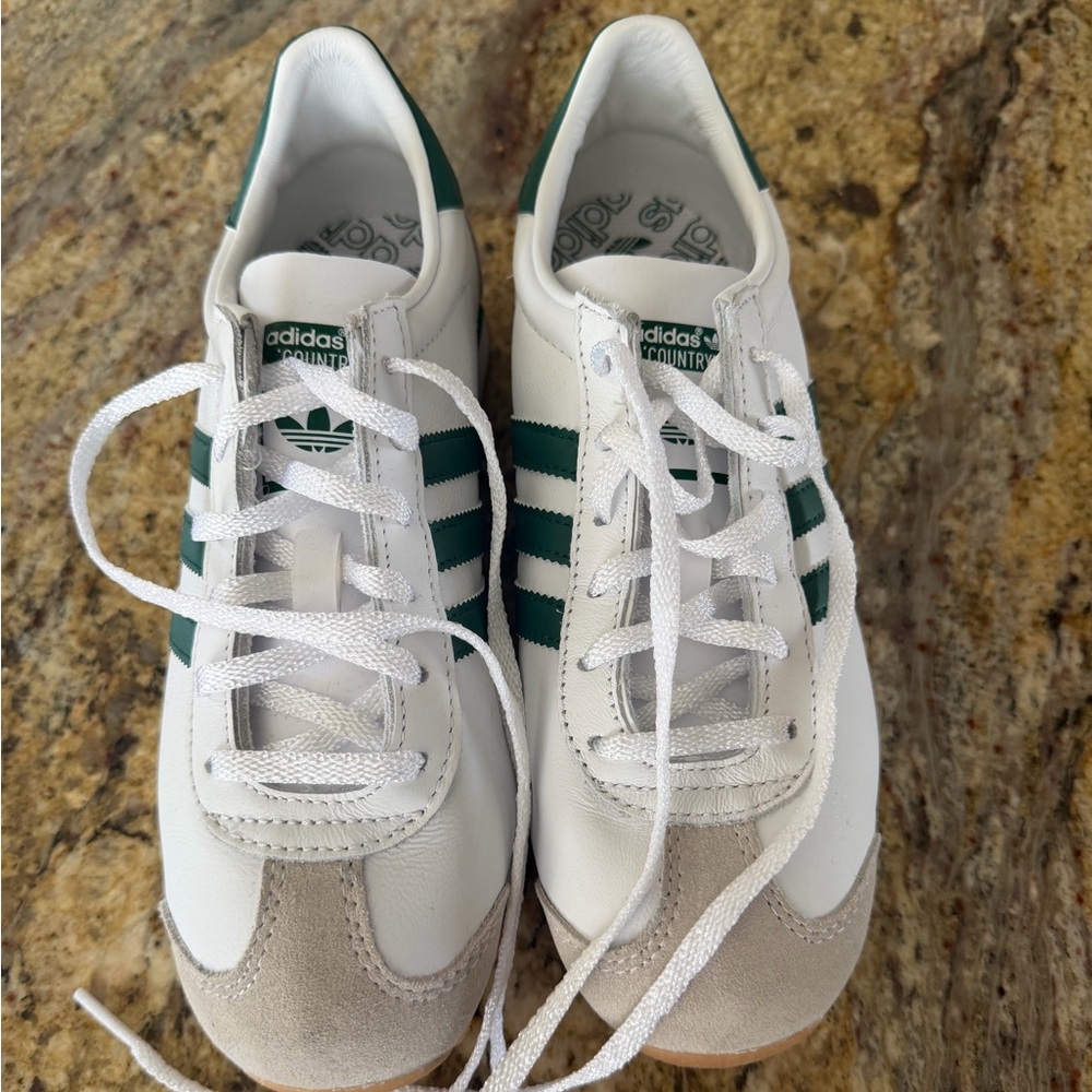 Adidas Classic White and Green sneakers 
Adidas Country